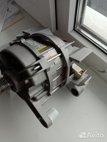 Двигататель стиральной машины