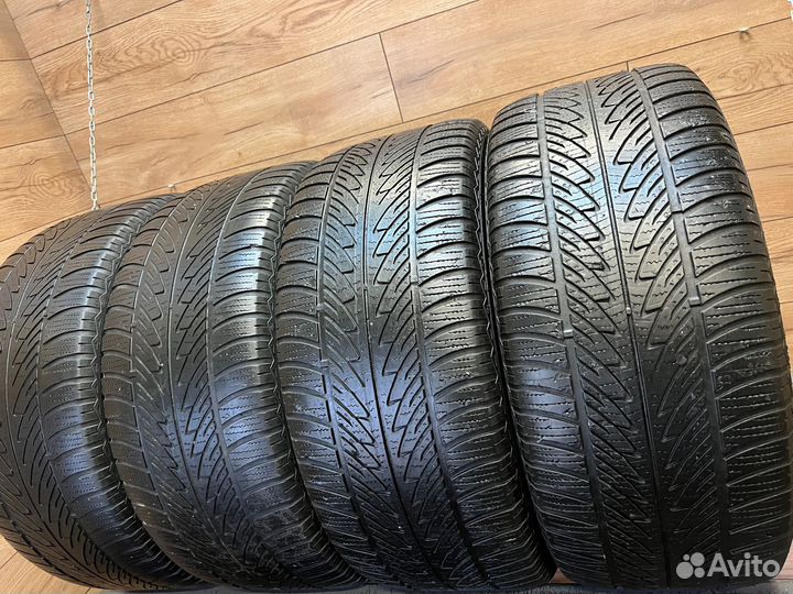 Goodyear UltraGrip 8 285/45 R20