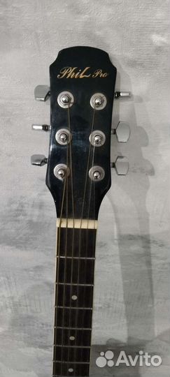 Акустическая гитара