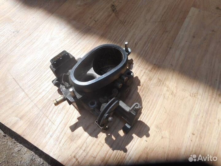 Заслонка дроссельная механическая Audi 100 C4 1