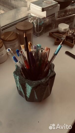 Глиняный цветочный горшок новый