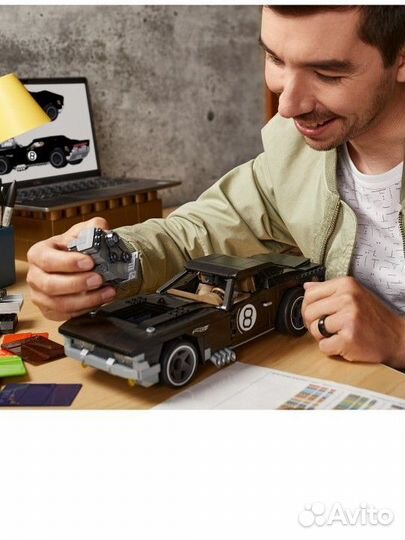 Конструктор hot wheels Роджер Доджер