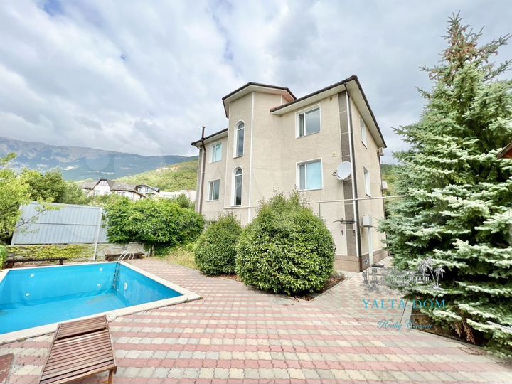 Дом 286 м² на участке 6 сот.