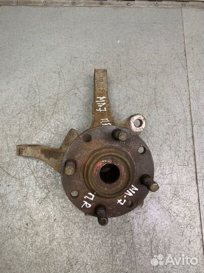 Поворотный кулак передний правый Mitsubishi Lancer