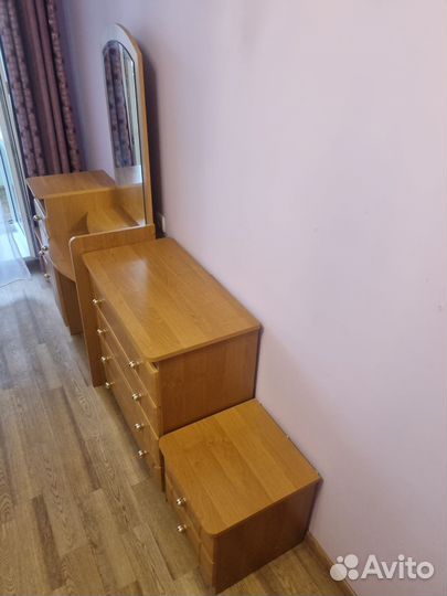 Туалетный столик, комод, тумбы