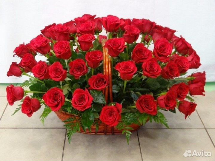 Траурные венки, корзины