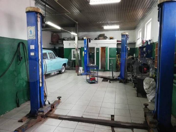 Гараж, > 30 м²