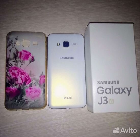 Телефон Samsung galaxy j3