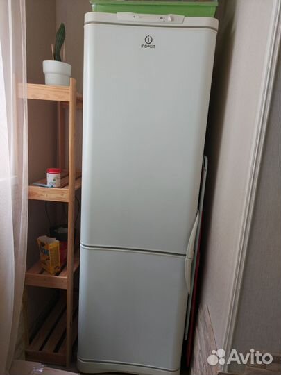 Холодильник Indesit