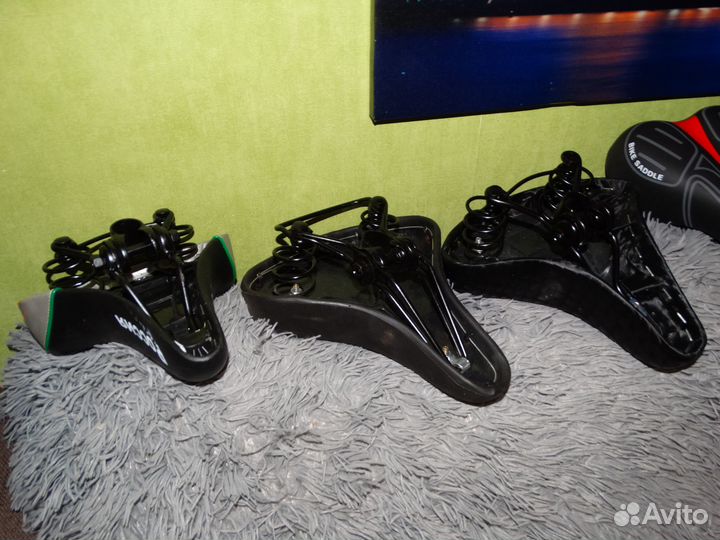 Седло вело новое широкое на пружинах и узкое