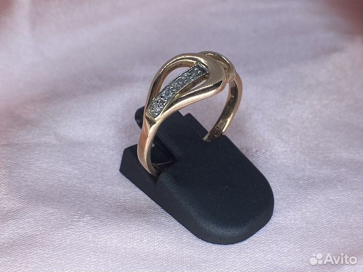 Золотое кольцо с бриллиантами