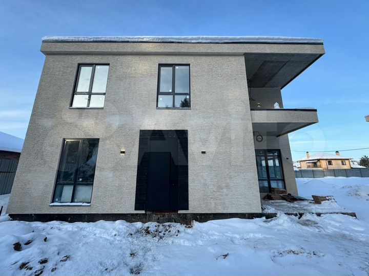 Дом 180 м² на участке 5 сот.