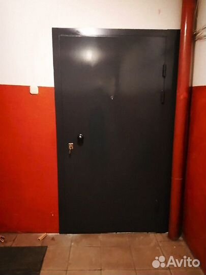 Тамбурная дверь