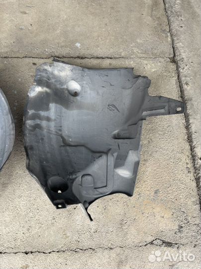 Подкрыльники Mercedes C-class W204