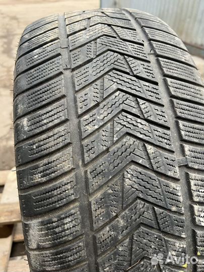 Tracmax X-Privilo S330 275/45 R21