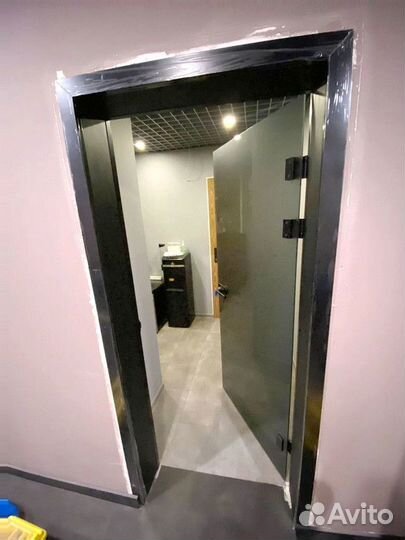 Дверь стеклянная межкомнатная