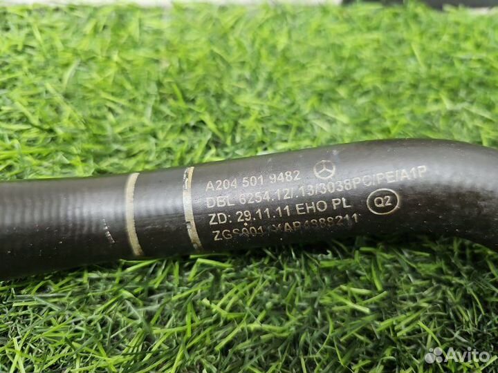 Патрубок системы охлаждения Mercedes-Benz E-Class