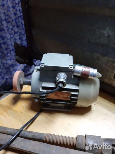 Электродвигатель асинхронный