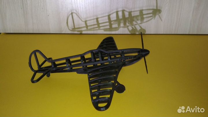 Каркасная модель самолета Як-3