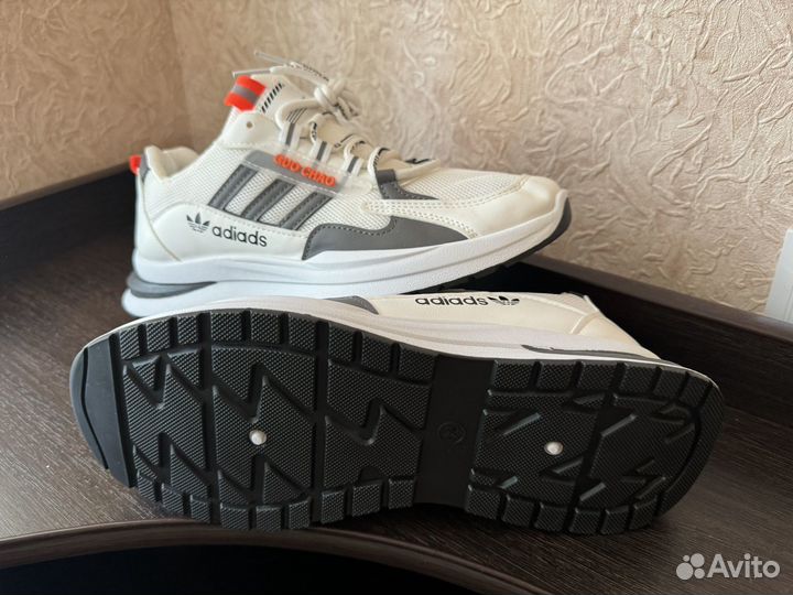 Кроссовки мужские 42 размер