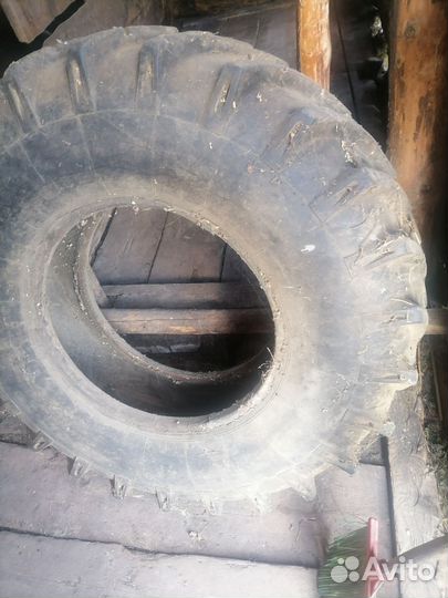 Тракторное колесо