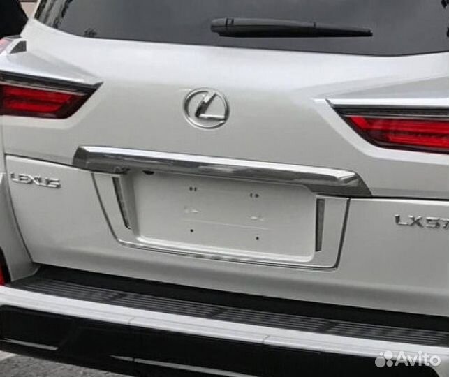 Lexus LX570 16+ Накладка под номер Superior C8VL2