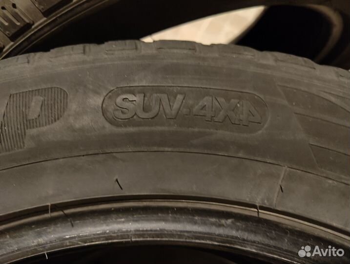 Goodyear EfficientGrip SUV 4x4 225/60 R18