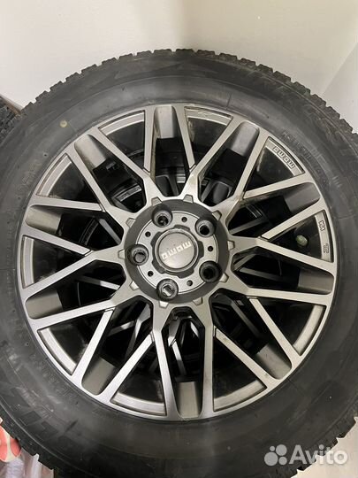 Bridgestone Blizzak Spike-02 215/60 R16 95T