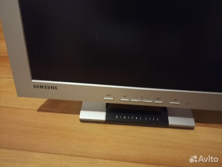 Монитор Samsung Syncmaster 152s