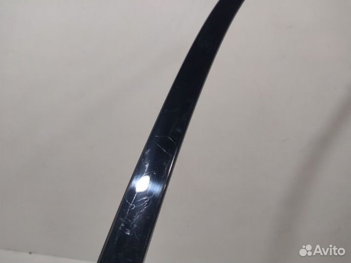 Накладка стекла бокового фиксированного задняя