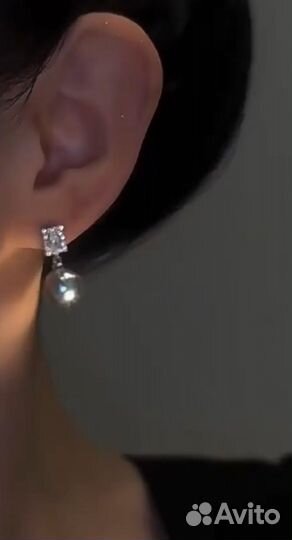 Стильные миниатюрные серьги