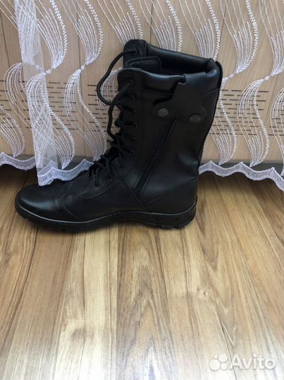 Продаю берцы армейские