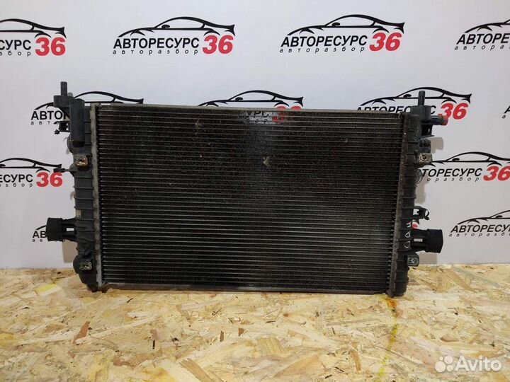 Радиатор основной Опель Астра H