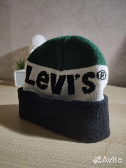 Шапка levis