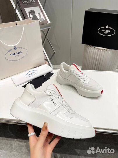 Кожаная мужская обувь Prada