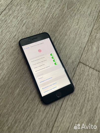 iPhone 8, 64 ГБ