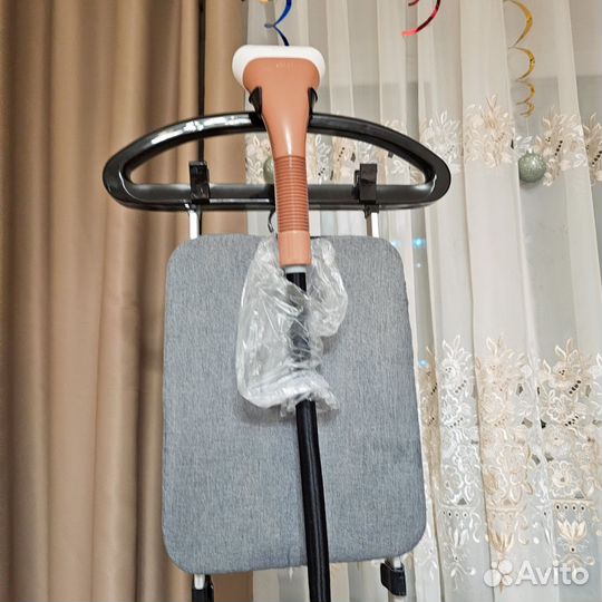 Отпариватель для одежды напольный