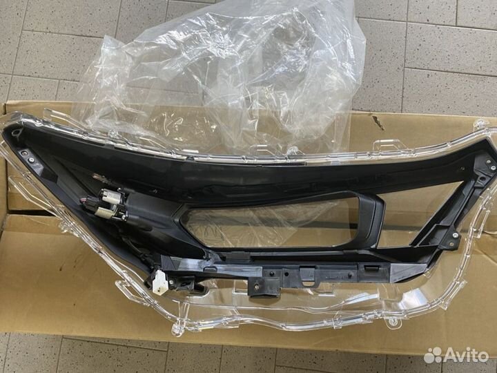 Стекло фары toyota rav 4
