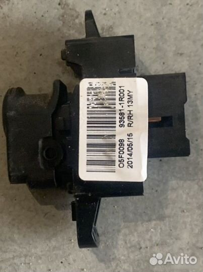 Кнопка стеклоподъемника Hyundai Solaris 1.6 G4FC