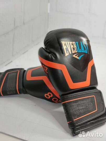 Боксерские перчатки