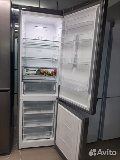 Холодильник Hotpoint No Frost, серебристый