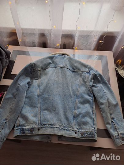 Джинсовая куртка с мехом levis