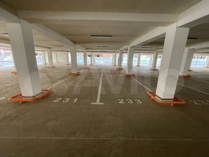 Машиноместо, 13 м²