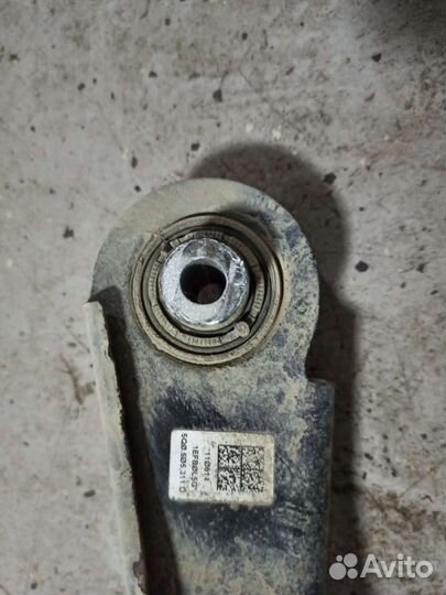 Рычаг задний поперечный нижний правый VW golf 7