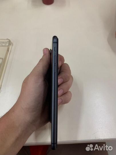 Телефон iPhone 8 plus 128gb