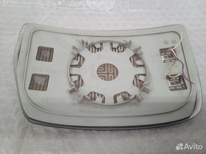 Стекло зеркала правое нижнее Iveco Daily