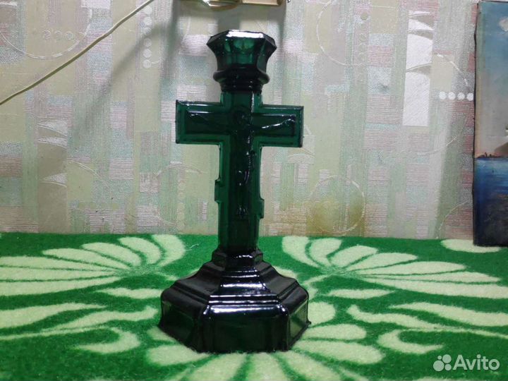 Старинный стеклянный подсвечник