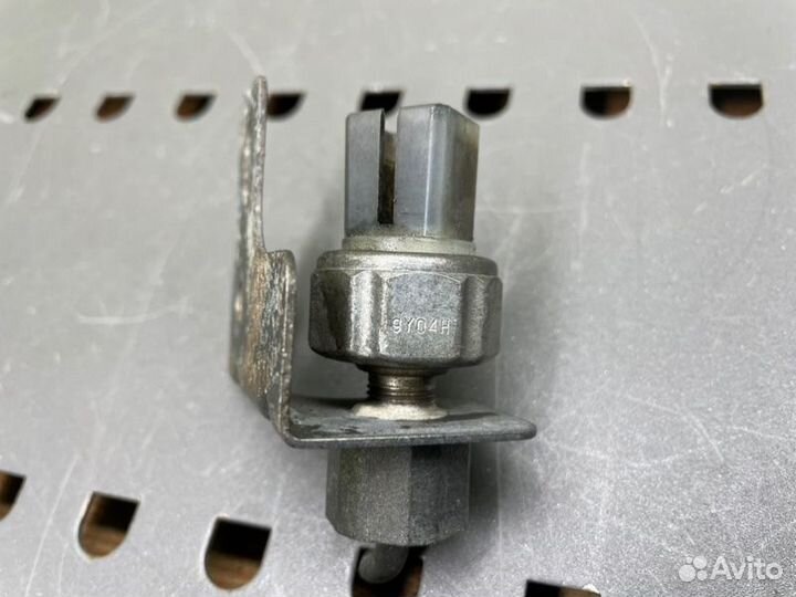 Датчик давления масла Nissan Primera P11 GA16 1998