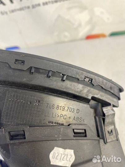 Дефлектор на торпедо левый Volkswagen Touareg GP