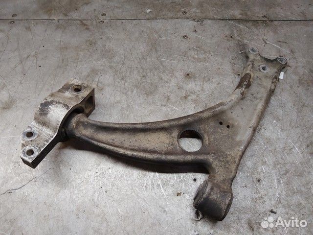 Рычаг передний правый Volkswagen Passat B6 (2005—2